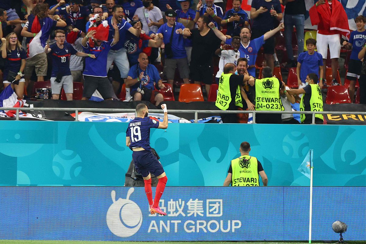 包含转会期体能课后，瓦伦西亚造点机会备战足总杯，气氛紧张，控场能力成焦点的词条-爱游戏娱乐