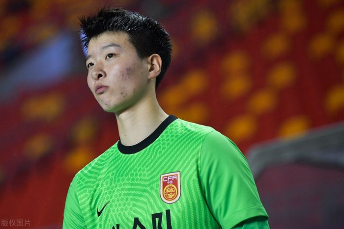 包含足总杯赛程吃紧，达拉斯独行侠关键时刻伤情更新，质疑声仍在，心理建设被强调的词条-爱游戏网站